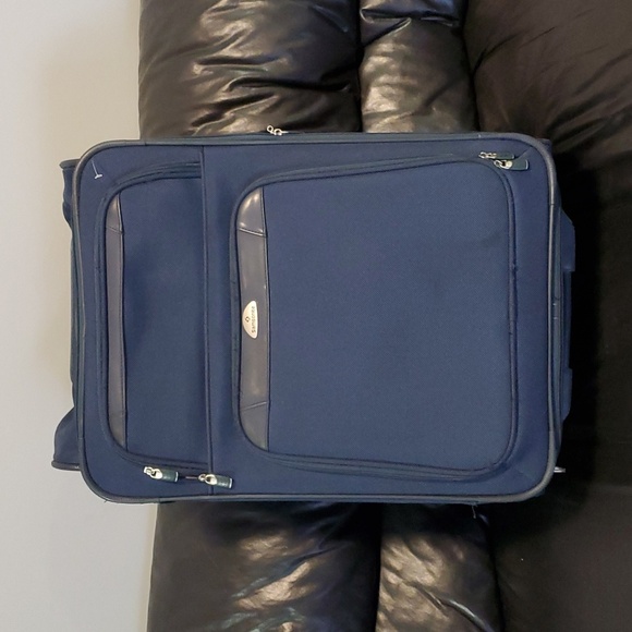 Samsonite uptight luggage